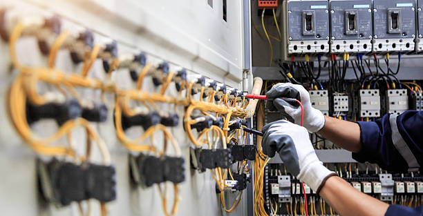 Professional Electrician technician working in Orlovista, FL
